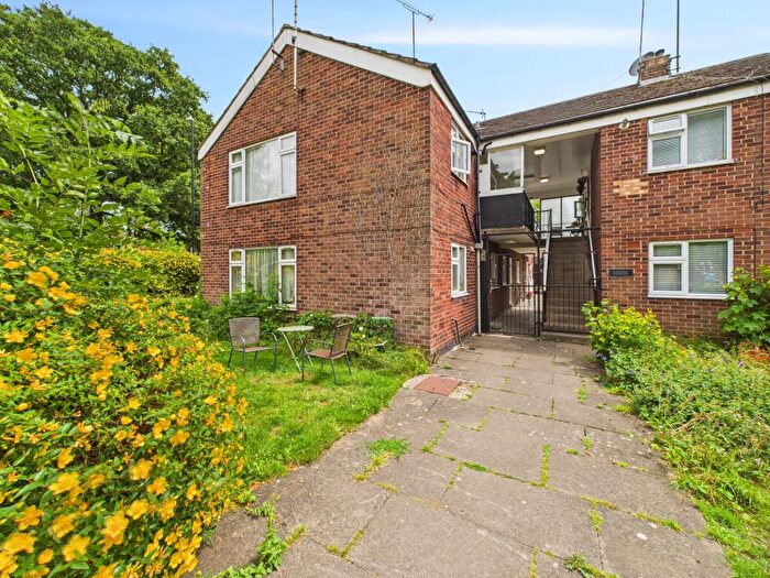 1 Bedroom Flat For Sale In Fenside Avenue, Styvechale, Coventry, CV3