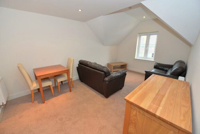2 Bedroom Flat To Rent In Bournemouth Road, Chandler's Ford, Eastleigh, SO53
