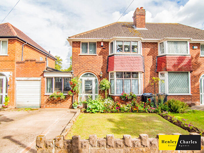 3 Bedroom Semi-Detached House For Sale In Beauchamp Avenue, Birmingham, B20