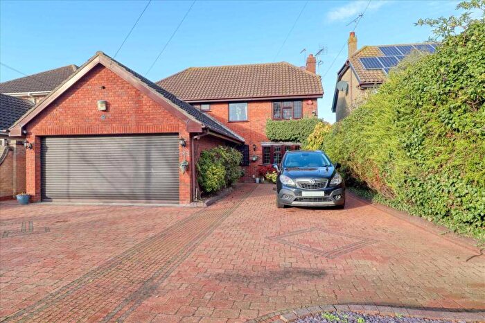 4 Bedroom Detached House For Sale In Leas Road, Clacton On Sea, CO15