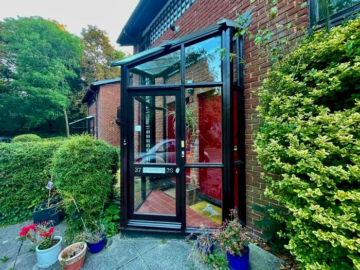 1 Bedroom Flat To Rent In Spinney Gardens, London, SE19