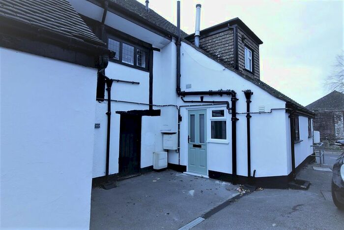 1 Bedroom Flat To Rent In Chart Lane, Brasted, Westerham, TN16