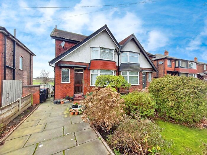 3 Bedroom Semi Detached House For Sale In Lancaster Road, Salford, M6