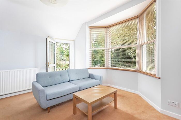 1 Bedroom Flat To Rent In Grange Park, Ealing, W5