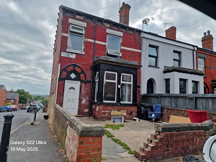 5 Bedroom Terraced House To Rent In Lady Pit Lane, Leeds, LS11