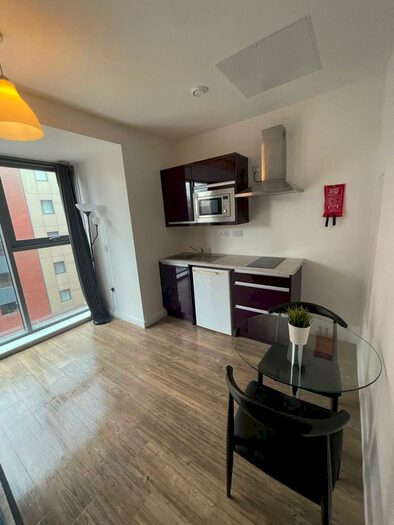 Studio To Rent In Moorfields, Liverpool, Merseyside, L2