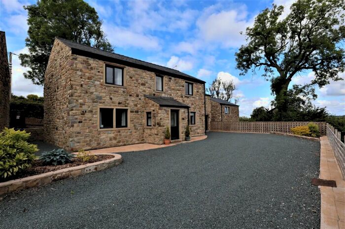 3 Bedroom Detached House For Sale In Rucastle Close, Ingleton, Carnforth, LA6