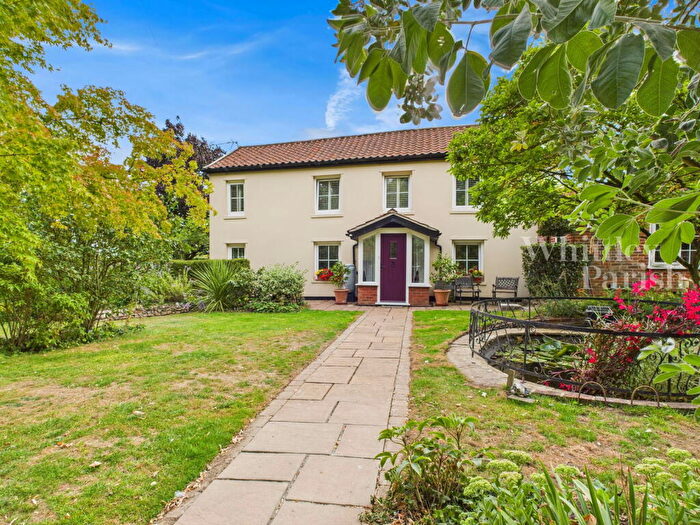 4 Bedroom Detached House For Sale In Brewers Green, Roydon, IP22