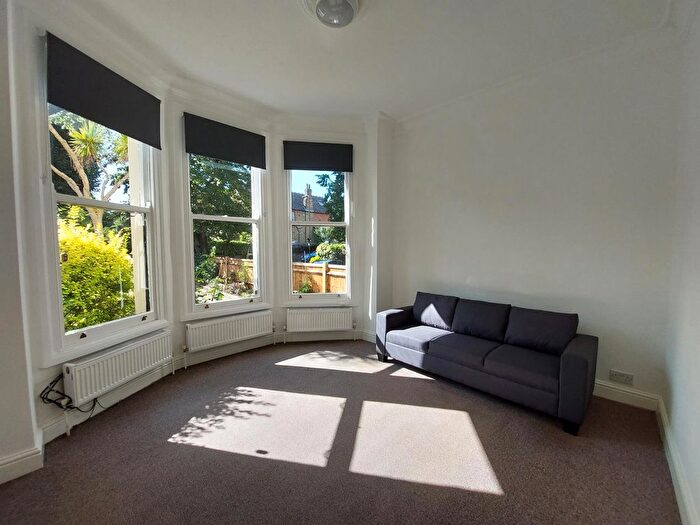 1 Bedroom Flat To Rent In Inglis Road, Ealing Common, London, W5