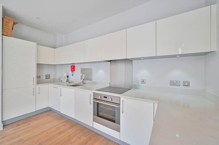 3 Bedroom Flat To Rent In Verdigris Apartments, Old Bethnal Green Road, Bethnal Green, London, E2