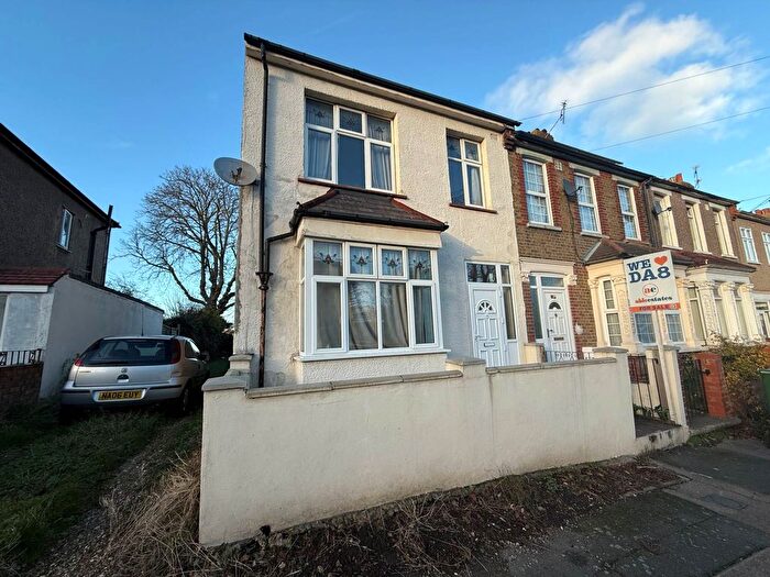 4 Bedroom Property For Sale In Larner Road, Erith, DA8