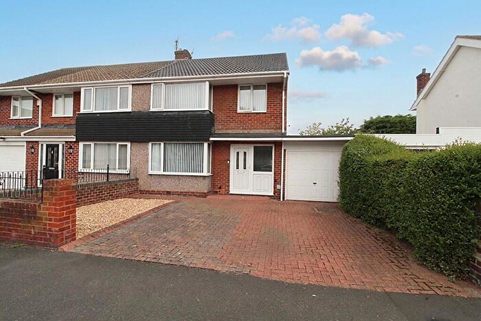 3 Bedroom Semi-Detached House For Sale In East Drive, Blyth, NE24