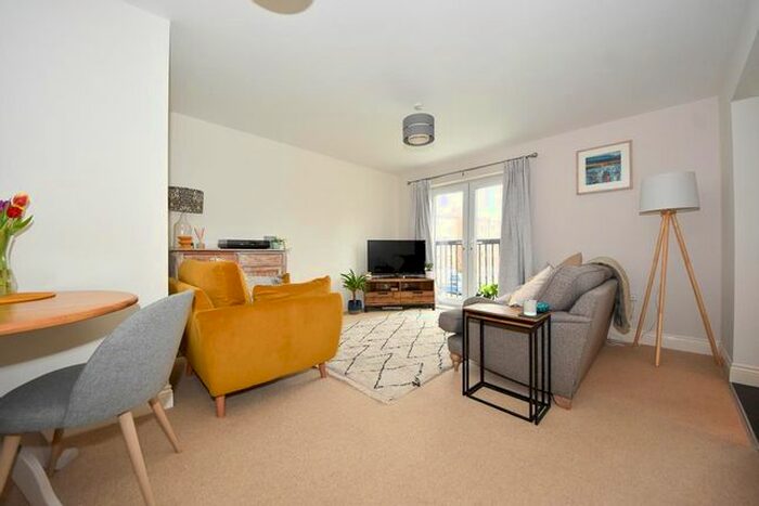 2 Bedroom Flat To Rent In Chandley Wharf, Warwick, CV34