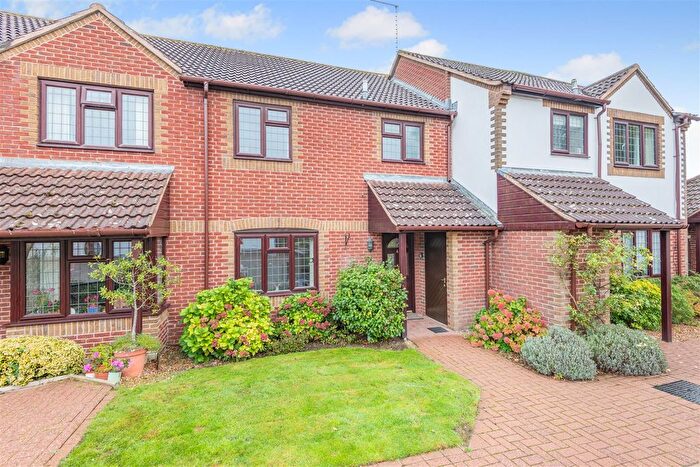 3 Bedroom Property For Sale In Matterdale Gardens, Barming, Maidstone, ME16