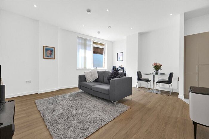 2 Bedroom Apartment For Sale In Vitruvian Court, E14