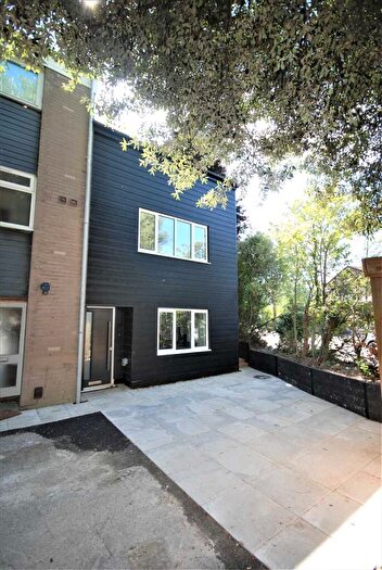 3 Bedroom Terraced House To Rent In Cotham Park, BS6