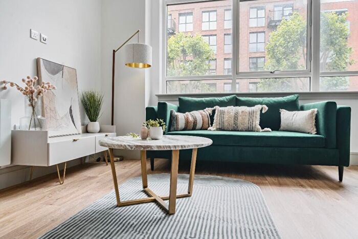 Studio To Rent In Zenith House, London, N15