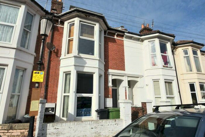 2 Bedroom Apartment To Rent In Inglis Road, Southsea, PO5