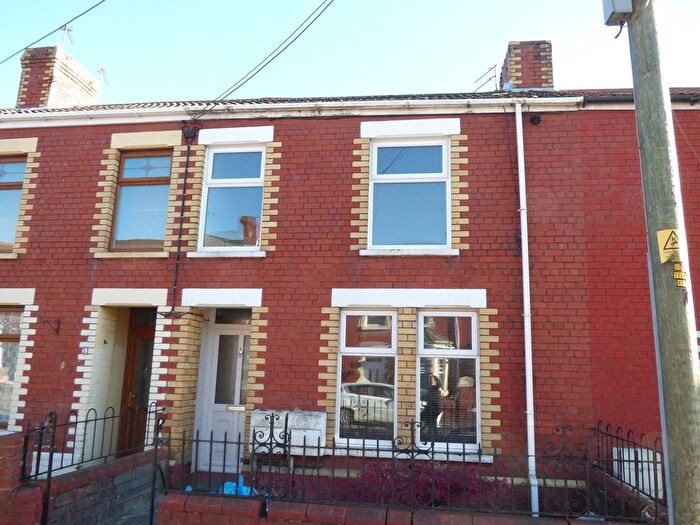 1 Bedroom Flat To Rent In Park Street, Kenfig Hill, Bridgend., CF33