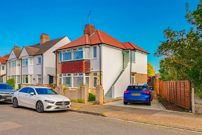 2 Bedroom Maisonette For Sale In Downs Avenue, Dartford, DA1