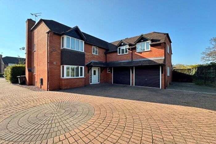 5 Bedroom Detached House To Rent In Deanery Crescent, Leicester, LE4