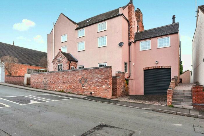 5 Bedroom Detached House To Rent In Church Hill Street, Burton-on-Trent, Staffordshire, DE15