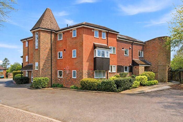 2 Bedroom Apartment For Sale In St. Raphaels Court, Avenue Road, St. Albans, Hertfordshire, AL1