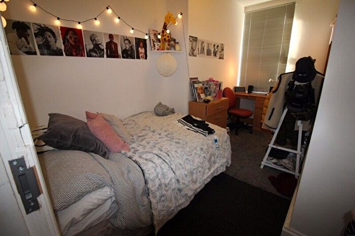 9 Bedroom Terraced House To Rent In Belle Vue Road, Woodhouse, Leeds, LS3