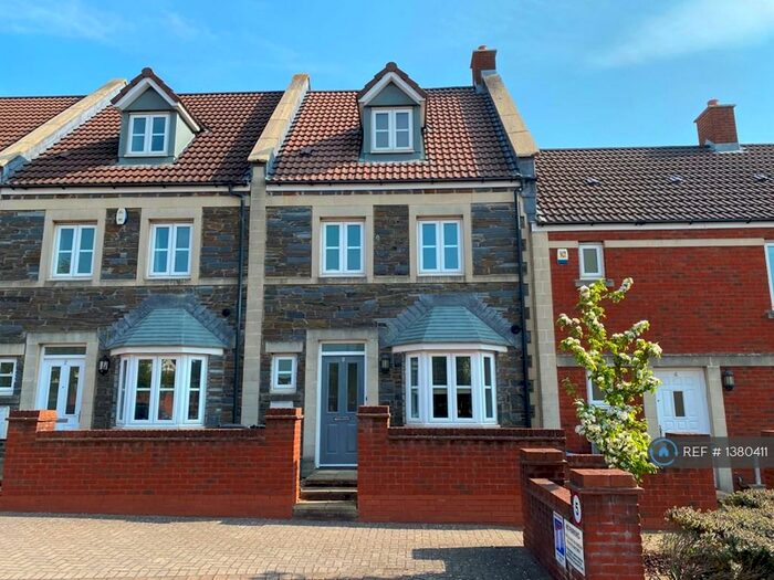 4 Bedroom Terraced House To Rent In Trubshaw Close, Bristol, BS7