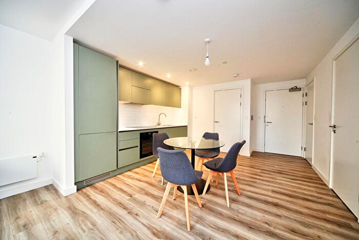 1 Bedroom Apartment For Sale In Calibra Court, Kimpton Road, Luton, LU2