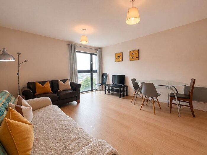 1 Bedroom Flat To Rent In Churchill Way, Cardiff, CF10