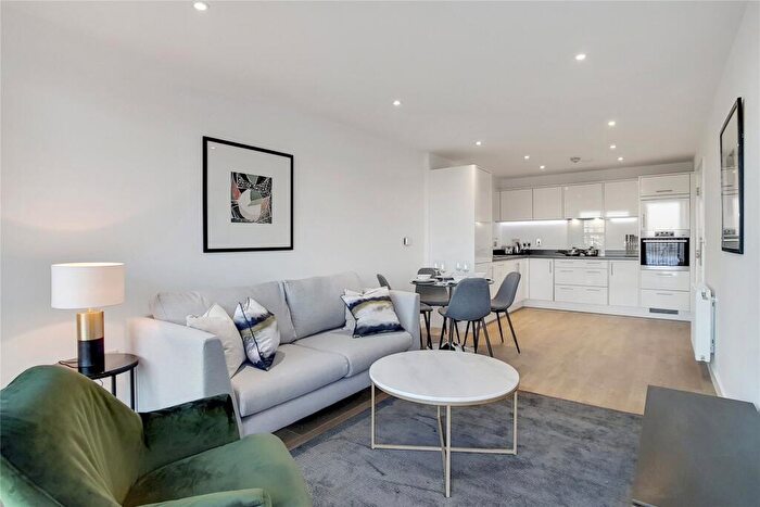 1 Bedroom Flat To Rent In Pavilions Court, Legacy Wharf, E15