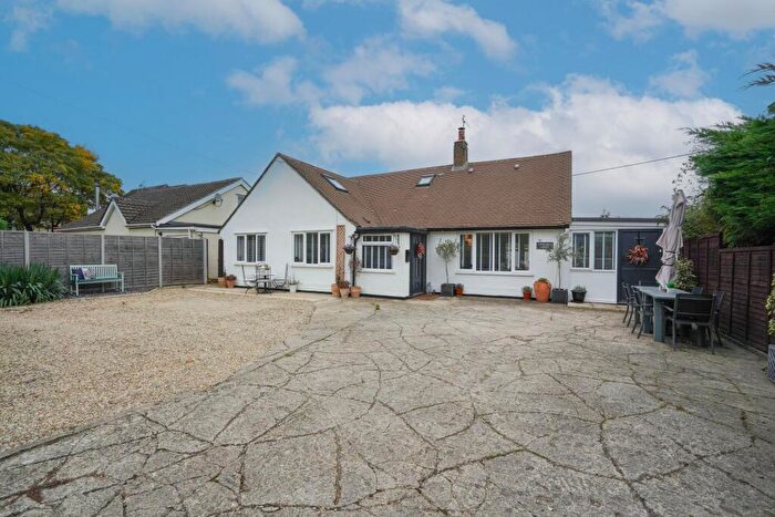 5 Bedroom Semi-Detached Bungalow For Sale In Ducklington Lane, Witney, OX28