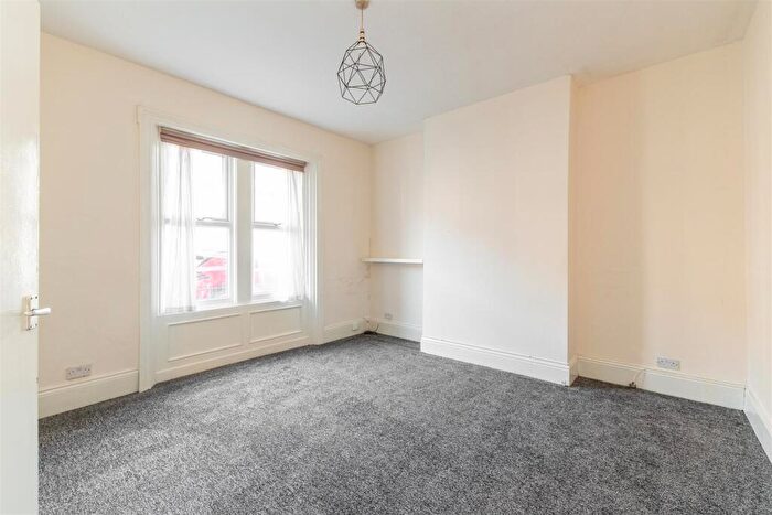 1 Bedroom Flat To Rent In Tamworth Road, Fenham, Newcastle Upon Tyne, NE4