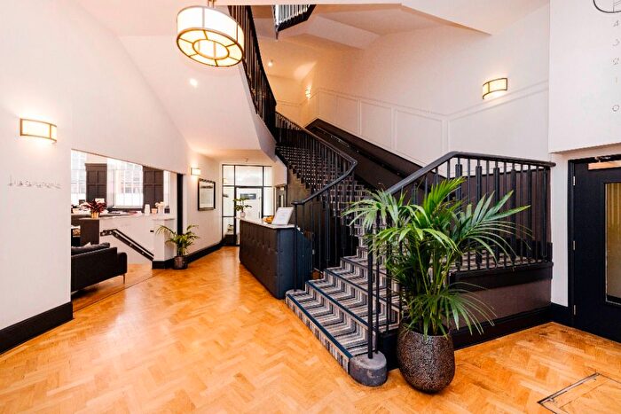 1 Bedroom Flat To Rent In Flat, Mcdonald Road, Broughton, Edinburgh, EH7