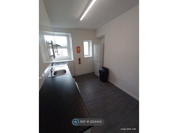 1 Bedroom Flat To Rent In Top Floor, Plymouth, PL2