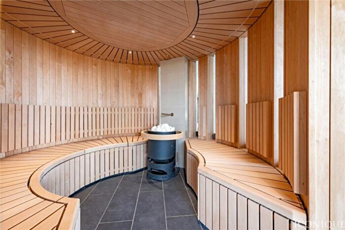 3 Bedroom Flat For Sale In Lots Road, London, SW10