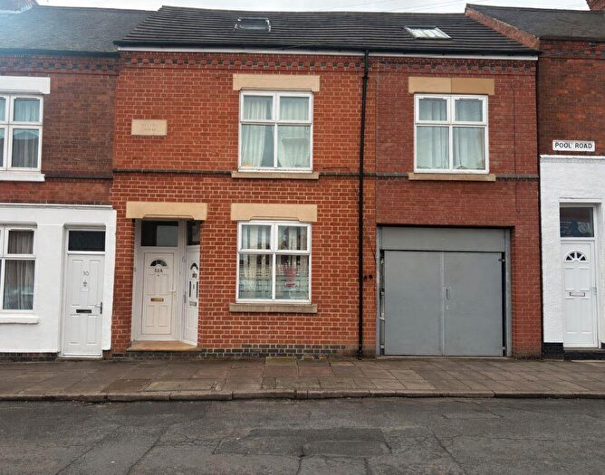 4 Bedroom Block Of Apartments For Sale In Pool Road, Newfoundpool, Leicester, LE3