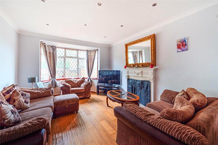 5 Bedroom Detached House For Sale In Bowes Road, Walton On Thames, Surrey, KT12