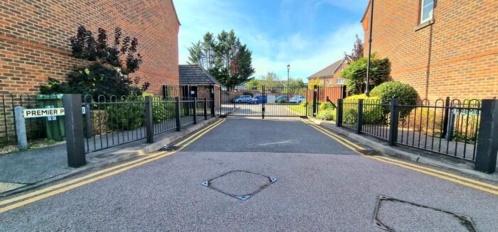 2 Bedroom Flat To Rent In Premier Place, Watford, WD18