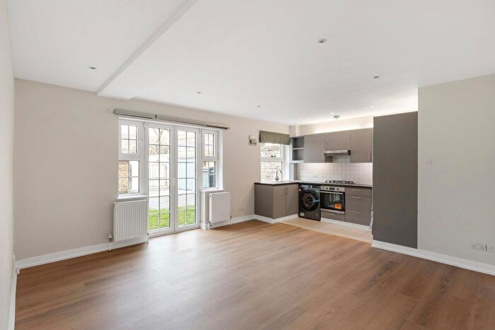 2 Bedroom Flat For Sale In Jeffreys Road, Little Portugal, SW4