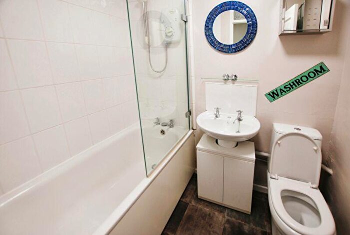 2 Bedroom Apartment To Rent In Lowick Court, South Gosforth, NE3
