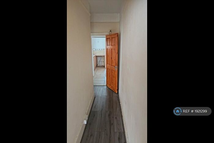 2 Bedroom Detached House To Rent In Althorp Road, Luton, LU3