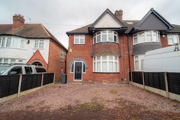 3 Bedroom Semi-Detached House For Sale In Woodford Green Road, Birmingham, B28