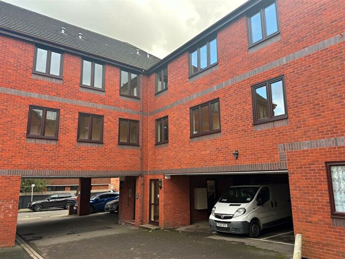 1 Bedroom Flat To Rent In Mountbatten Court, Aldershot, GU11