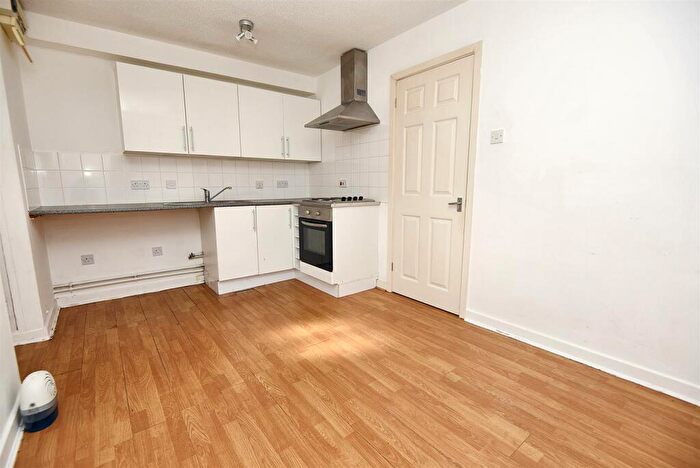 1 Bedroom Flat For Sale In New Road, Gillingham, SP8