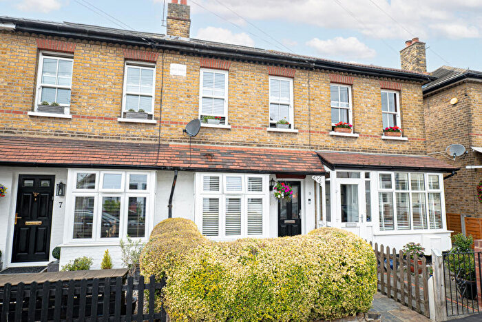 2 Bedroom Terraced House For Sale In West Street, Leigh-on-sea, SS9