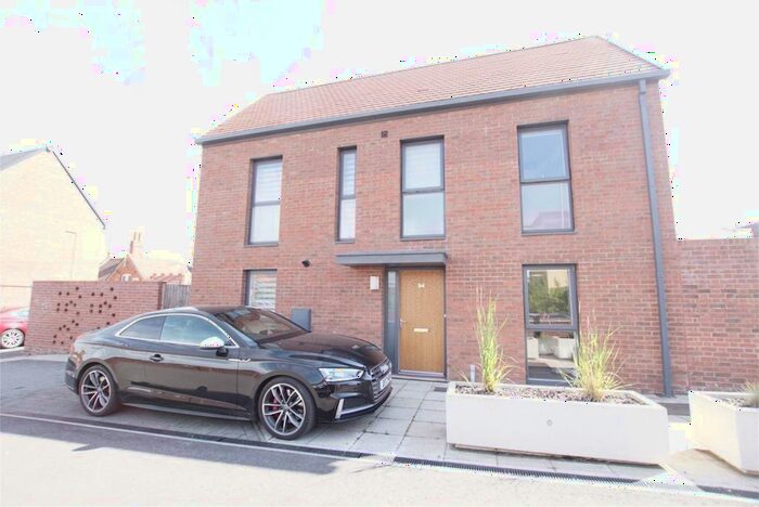 2 Bedroom Detached House To Rent In Gresley Close, Stratford-Upon-Avon, CV37