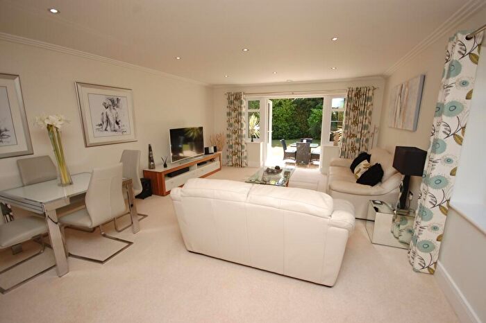 3 Bedroom Flat For Sale In Flaghead Road, Poole, BH13