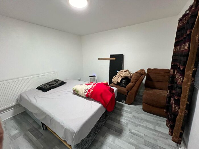 1 Bedroom Flat To Rent In Elgin Road, Seven Kings, Ilford, IG3